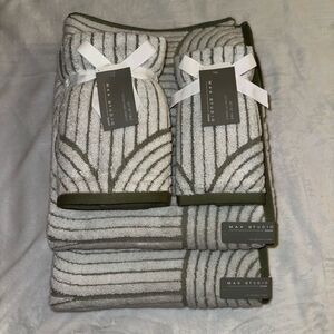 Max Studio Bath Towel Set Sage Green White Abstract 6 Pieces NWT